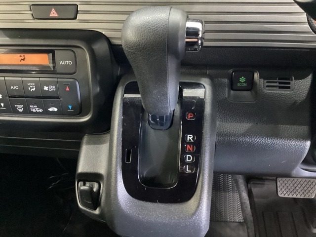 Honda N-VAN 8