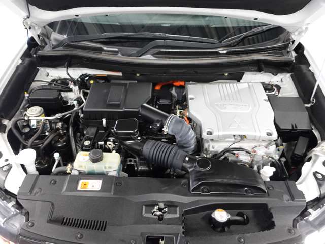 Mitsubishi Outlander PHEV 9