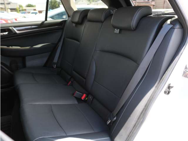 Subaru Legacy Outback 11
