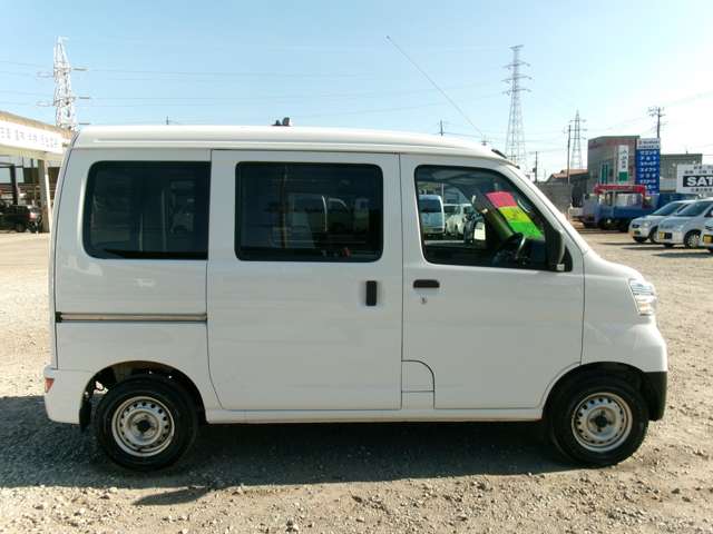 Daihatsu Hijet Cargo 6