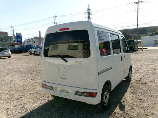 Daihatsu Hijet Cargo 7