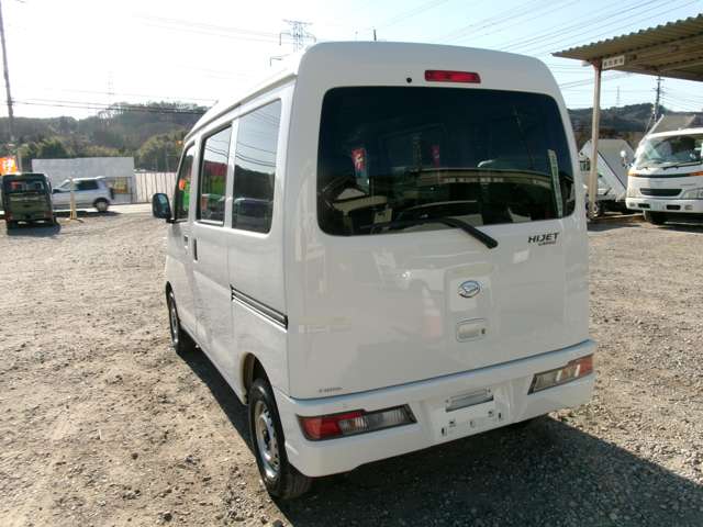 Daihatsu Hijet Cargo 8