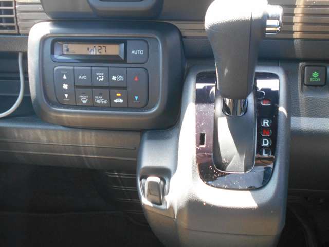 Honda N-VAN 8