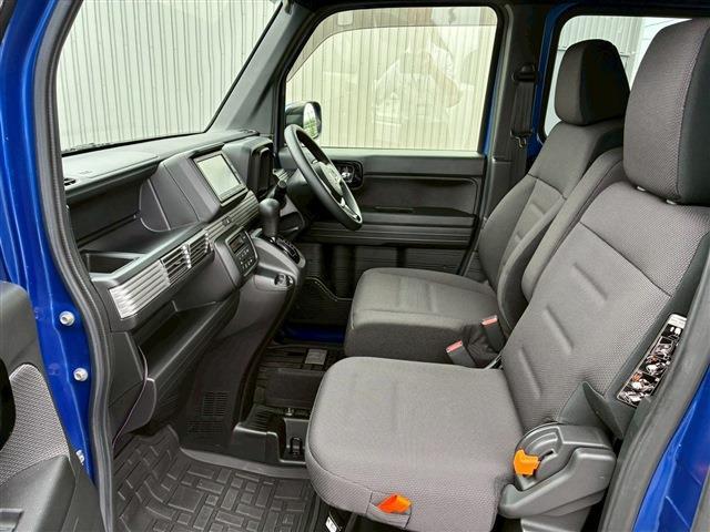 Honda N-VAN 12