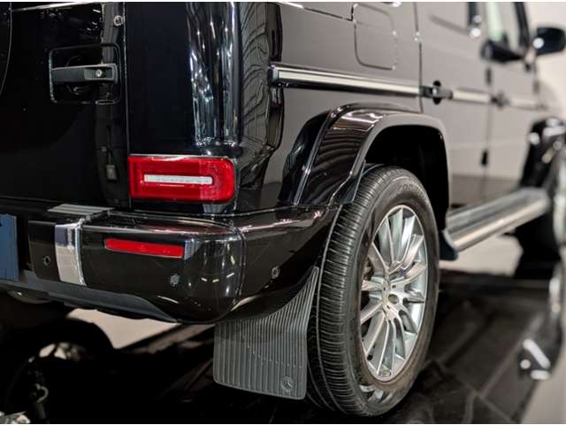 Mercedes-Benz G-Class 12