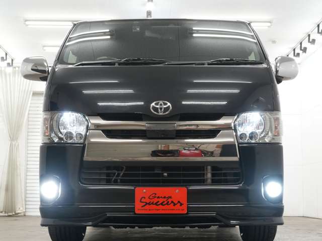 Toyota Hiace Van 11