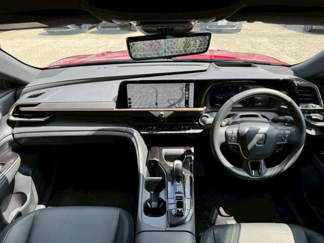 Toyota Crown Sport 2