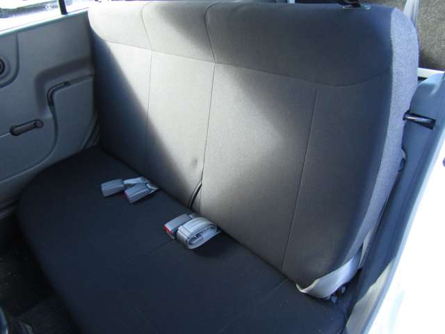 Nissan NV150 AD 7