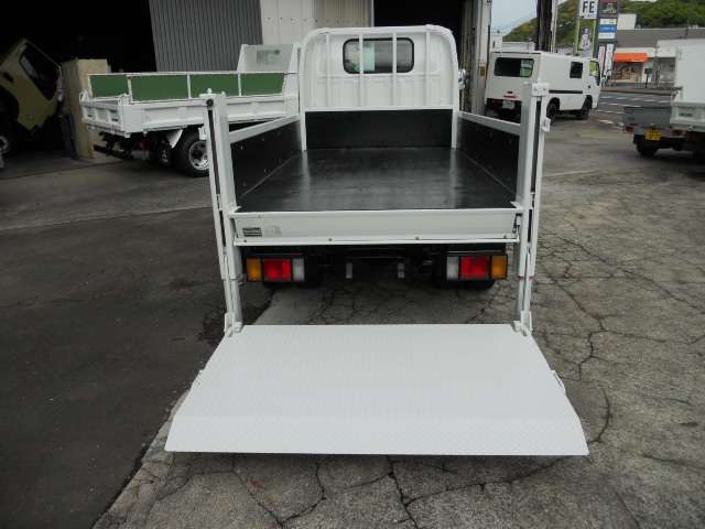 Isuzu Elf 12