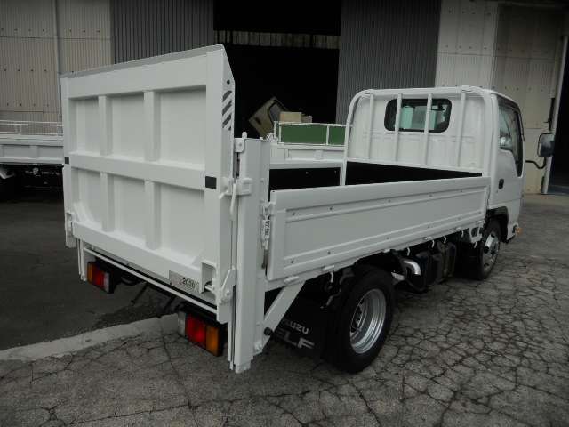 Isuzu Elf 6