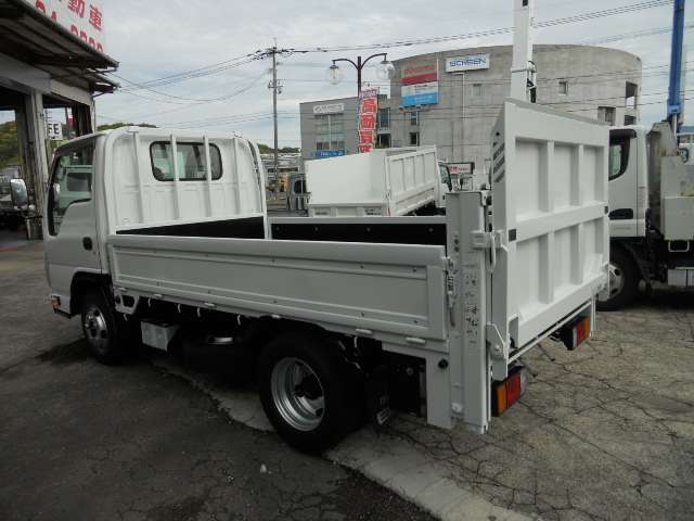 Isuzu Elf 7