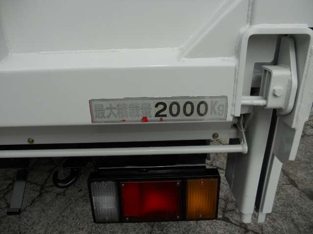 Isuzu Elf 9