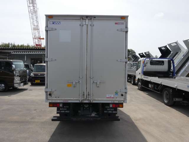 Mitsubishi Fuso Canter 9