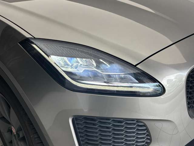 Jaguar E-Pace 4