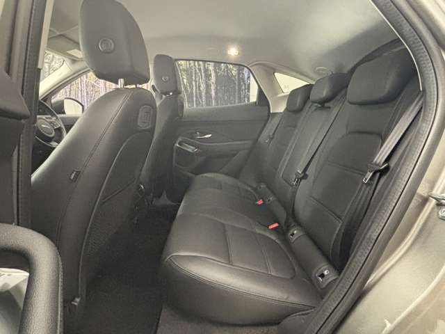 Jaguar E-Pace 6