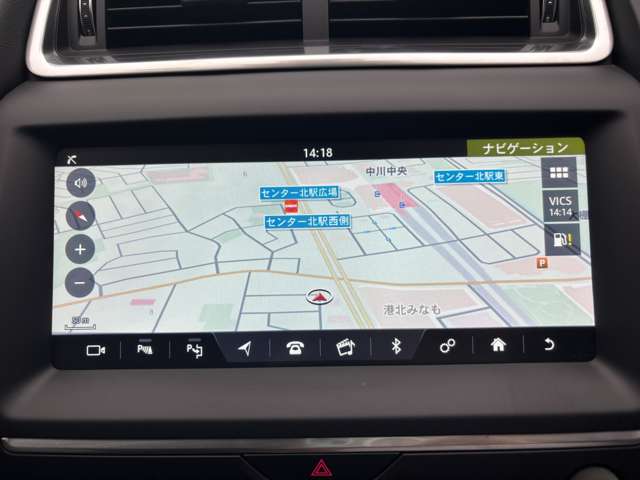 Jaguar E-Pace 9