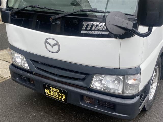 Mazda Titan Dash 11