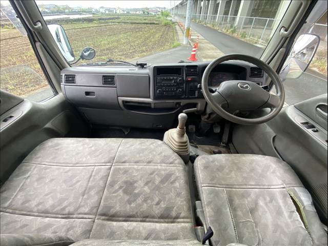Mazda Titan Dash 3