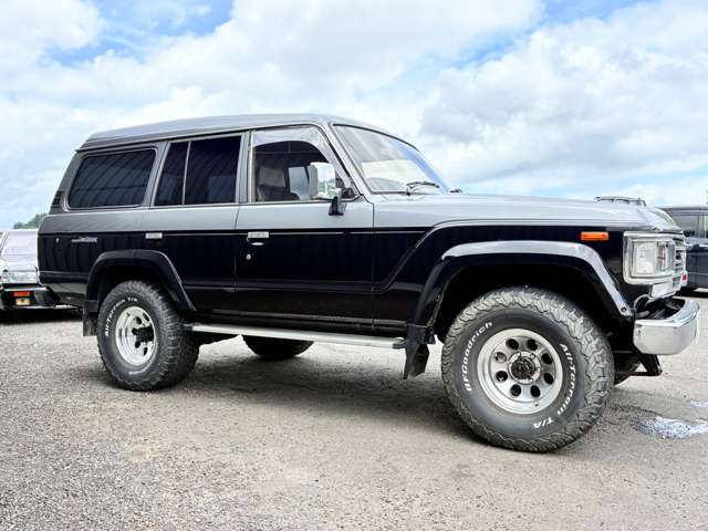 Toyota Land Cruiser 60 12
