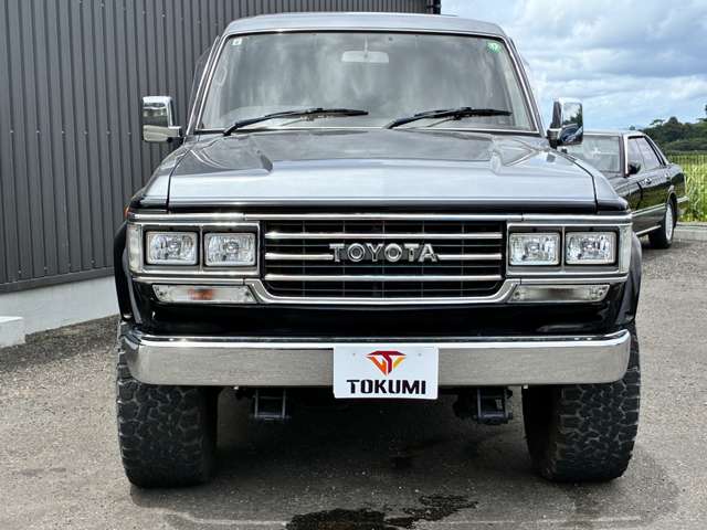 Toyota Land Cruiser 60 2