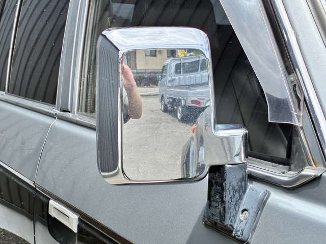 Toyota Land Cruiser 60 3