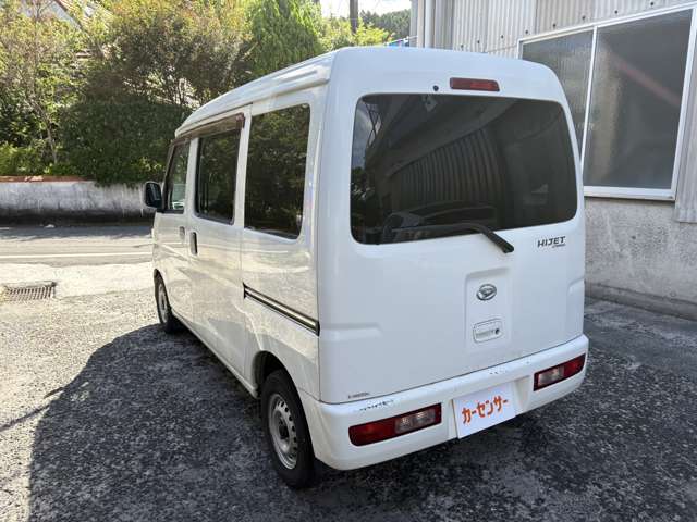 Daihatsu Hijet Cargo 5