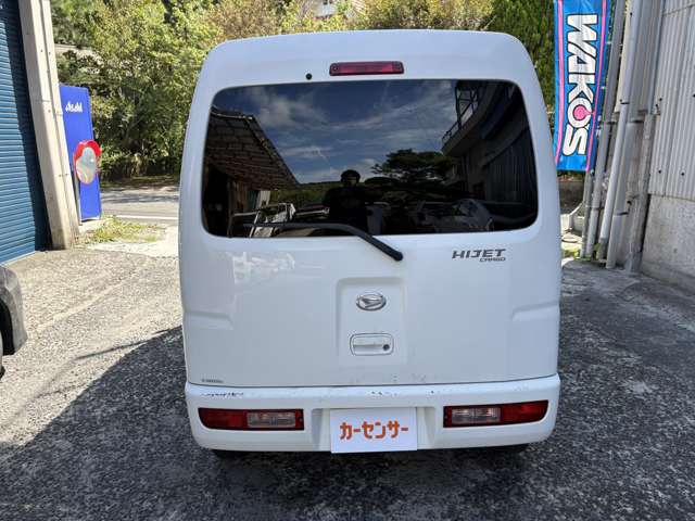Daihatsu Hijet Cargo 6