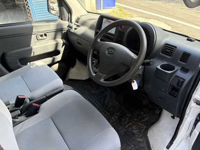 Daihatsu Hijet Cargo 9