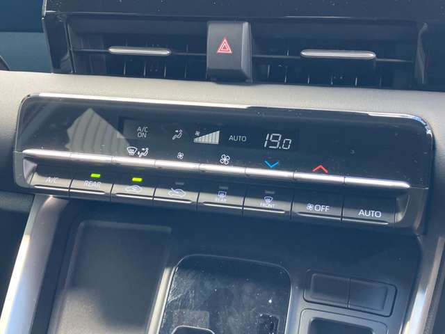 Toyota Noah 10