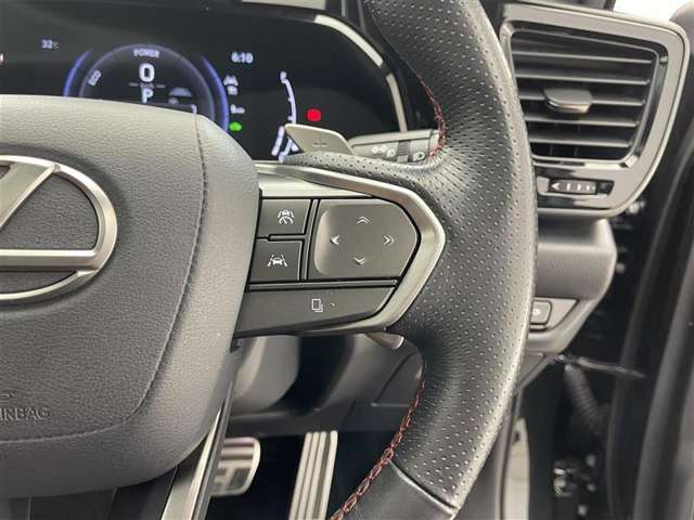 Lexus NX 11