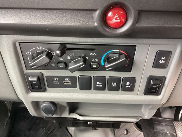 Mitsubishi Minicab EV 12