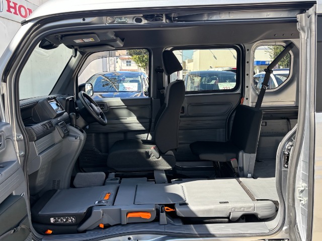 Honda N-VAN 11