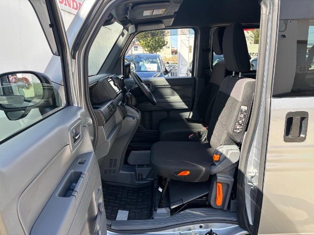 Honda N-VAN 8