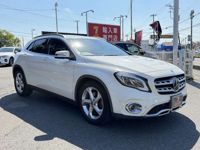 Mercedes-Benz GLA-Class 12