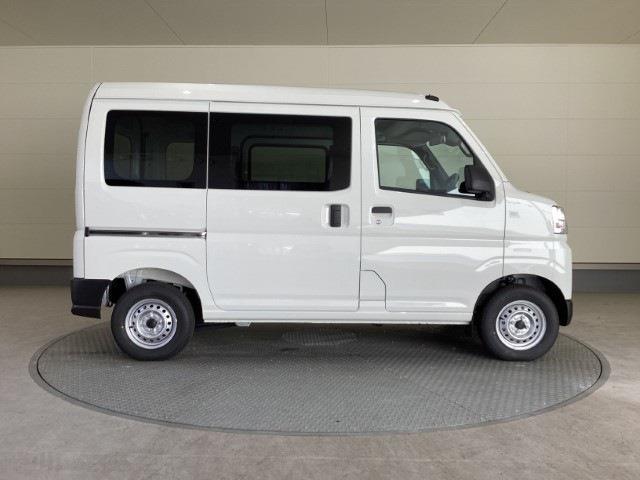 Daihatsu Hijet Cargo 6