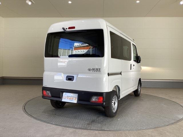 Daihatsu Hijet Cargo 7