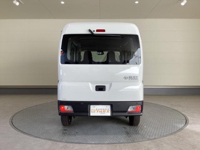 Daihatsu Hijet Cargo 8