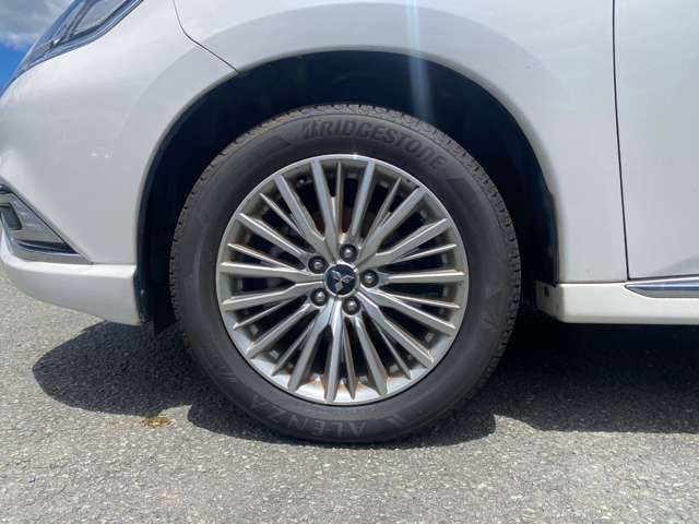 Mitsubishi Outlander PHEV 9