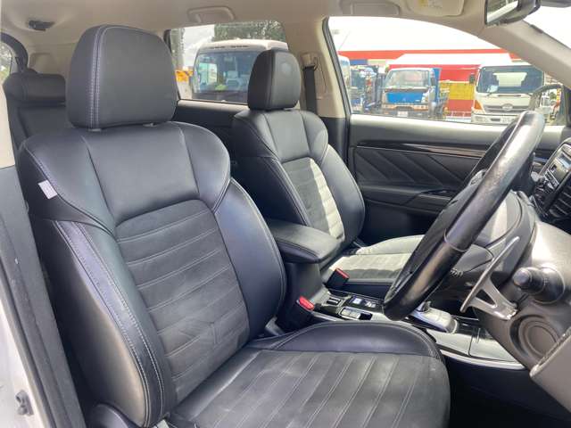 Mitsubishi Outlander PHEV 10