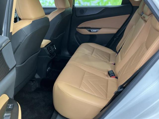 Lexus NX 9