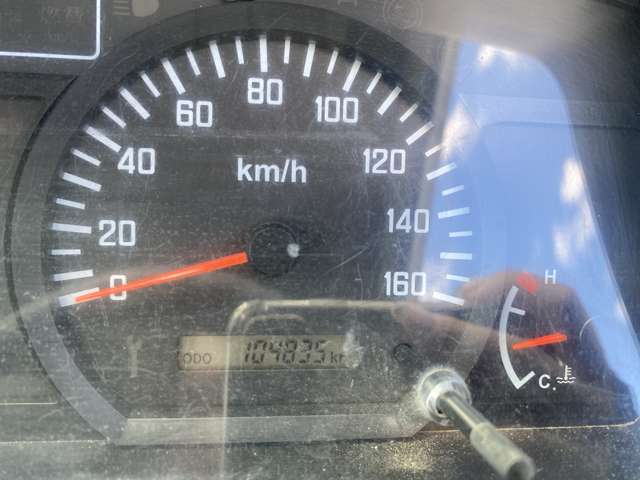 Isuzu Elf 12