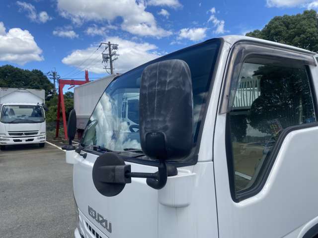 Isuzu Elf 8