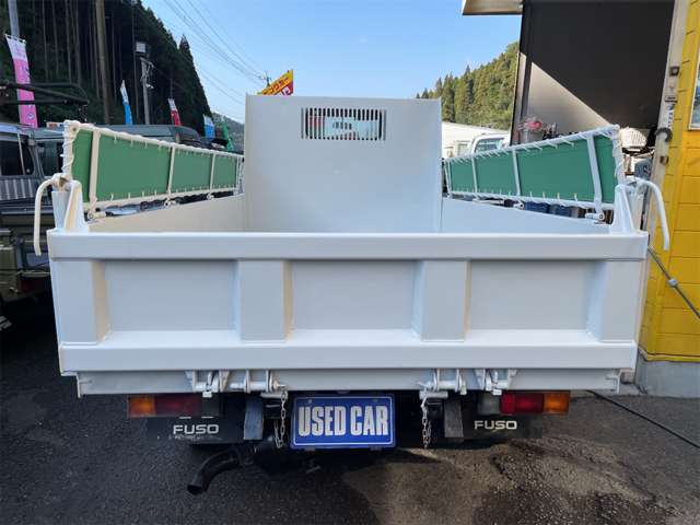 Mitsubishi Fuso Canter 9