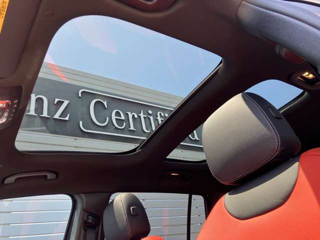 Mercedes-Benz GLB 10