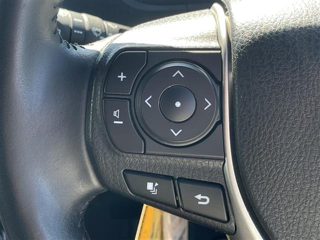Toyota Voxy 13
