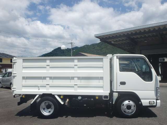 Isuzu Elf 11