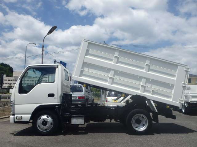 Isuzu Elf 4