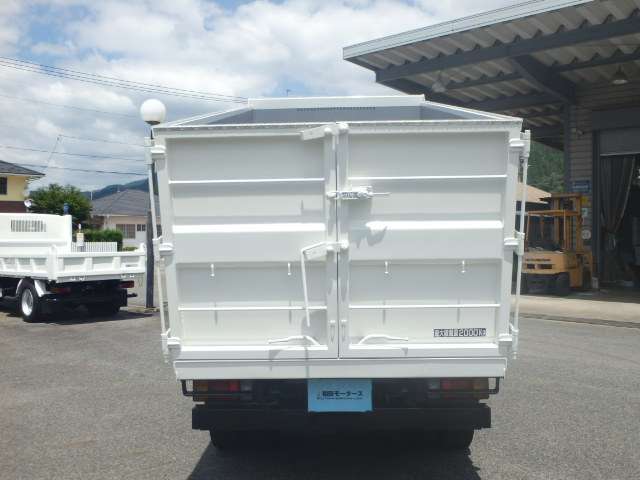 Isuzu Elf 6