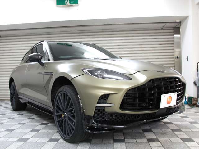 Aston Martin DBX 3
