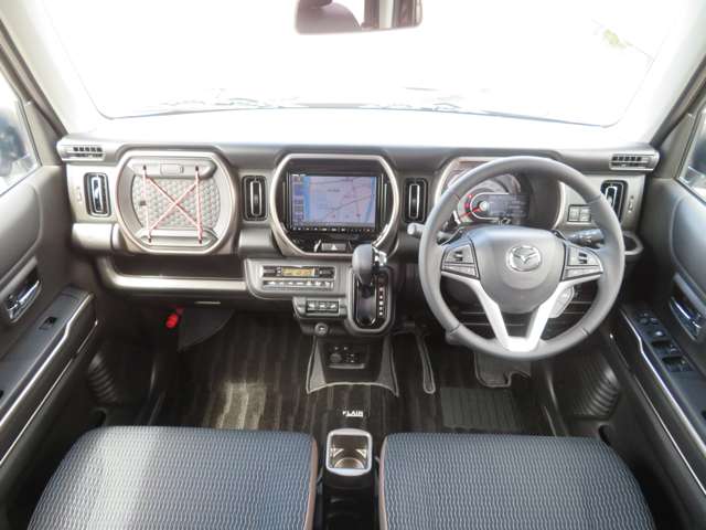 Mazda Flair Crossover 4